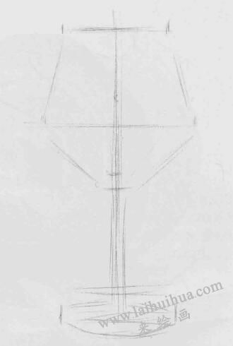 高脚杯素描画法步骤01