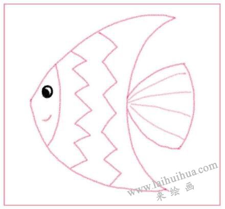 燕尾鱼儿童蜡笔画画法步骤01
