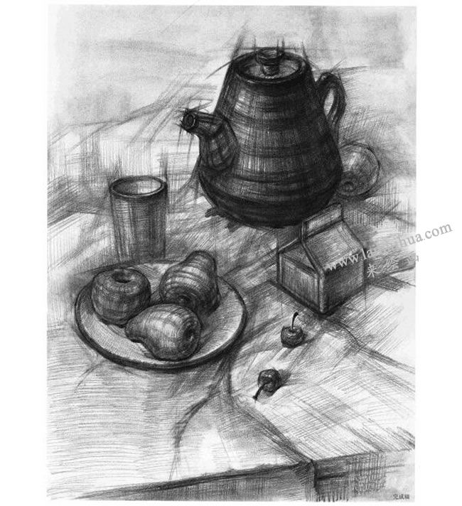 结构素描的写生步骤范例（电热水壶、玻璃杯、瓷盘、水果）完成图
