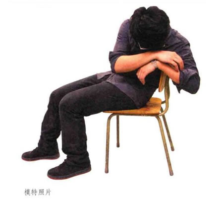 单人速写线面结合法作画步骤（二）