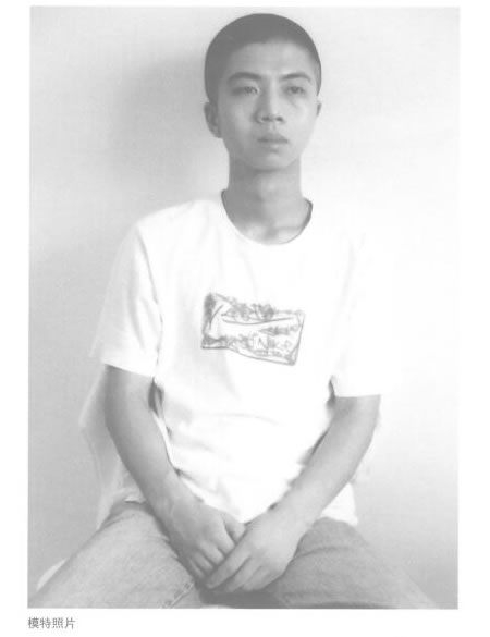 《男青年半身素描》写生